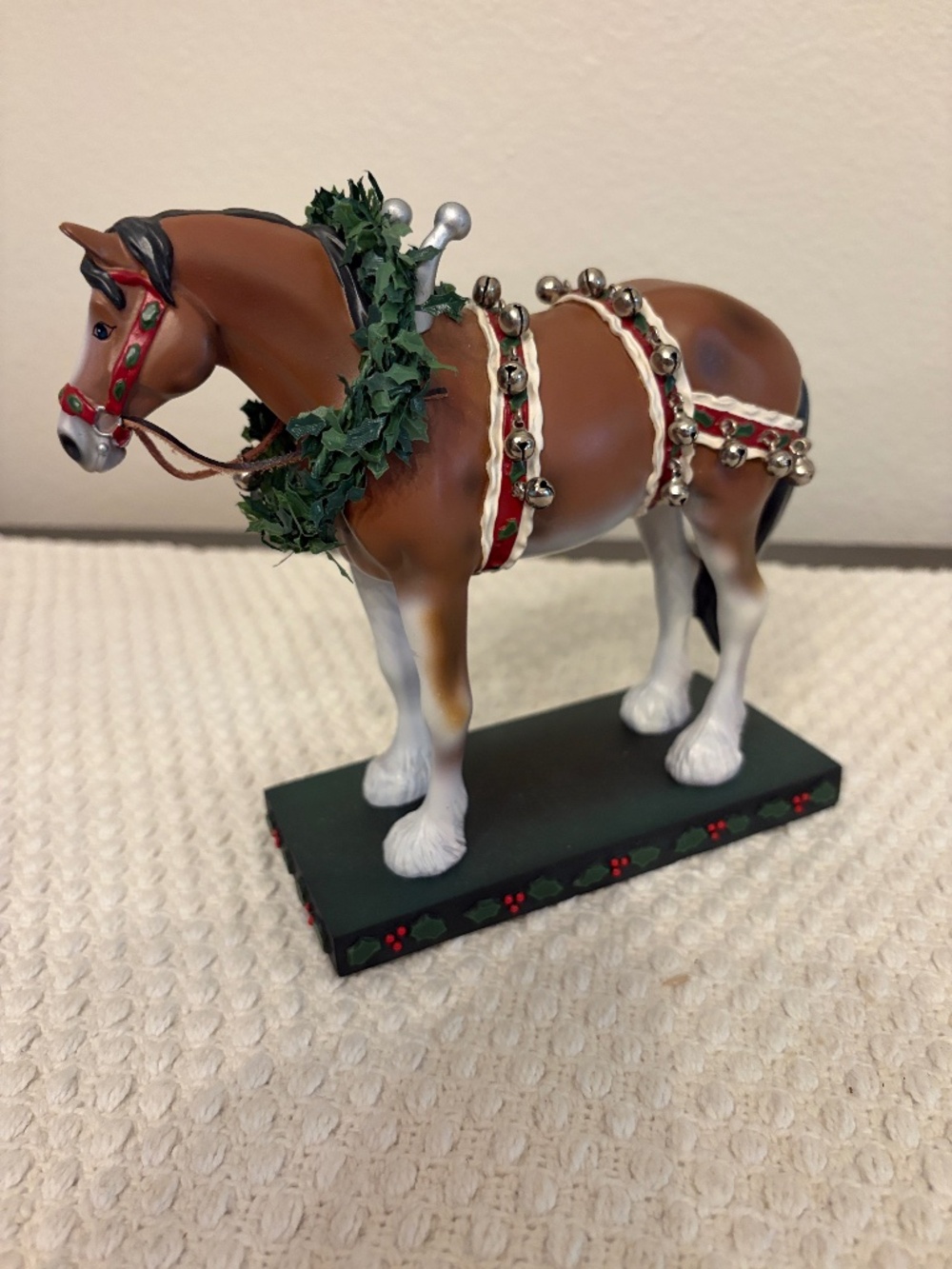 Trail of Painted Ponies Christmas Clydesdale 2004 #12203, 1E #7657